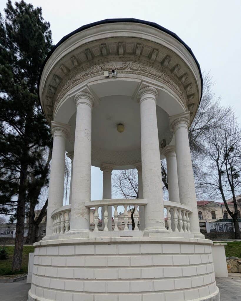 Rotunda Valea Morilor Park chisinau
