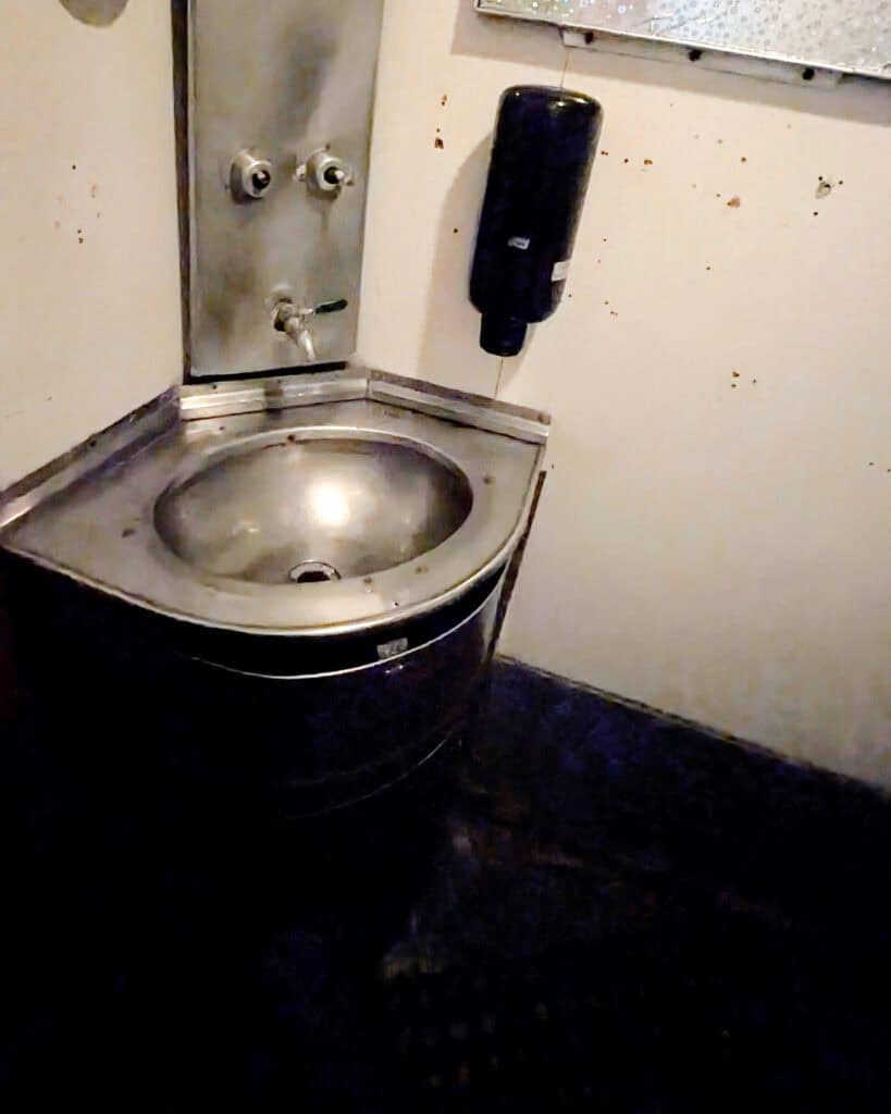 moldova bathroom basin on pretenia sleeper between bucharest and chisinau