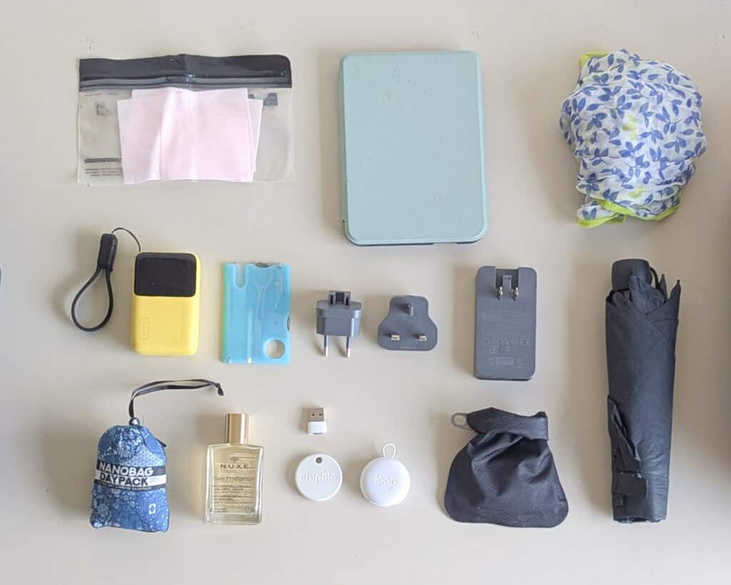 ultralight packing - one small bag - 15 tiny essentials