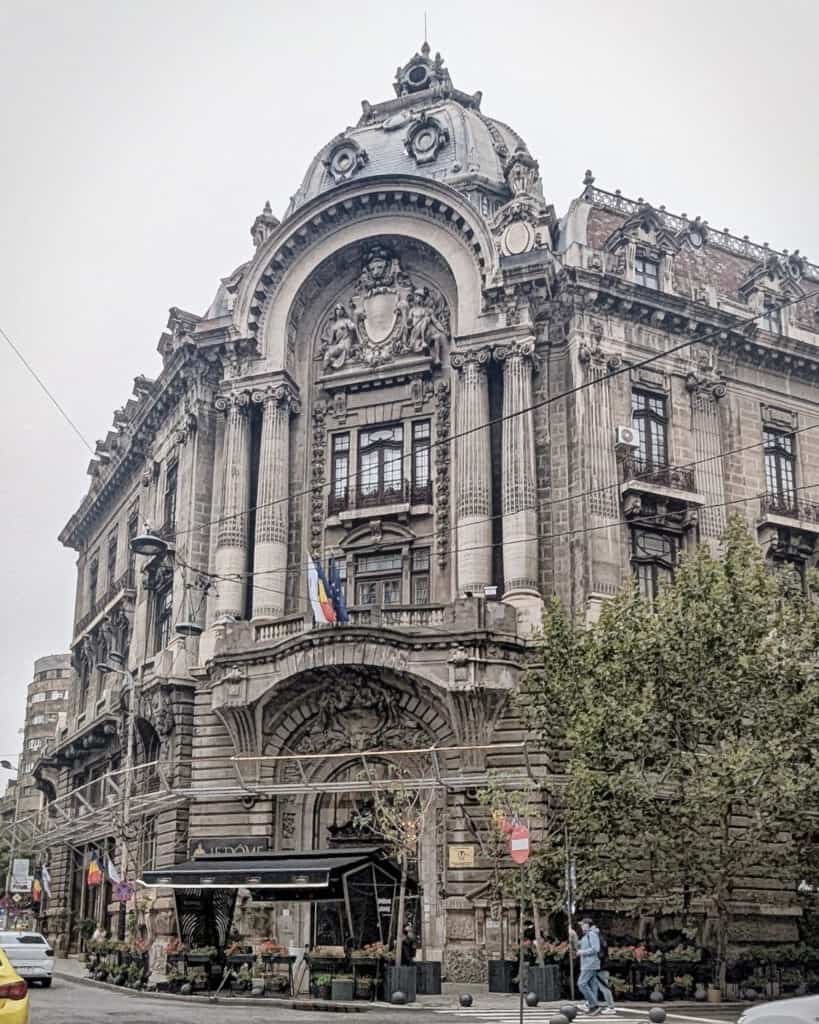 Palatul Camerei de Comerț București - Stock Exchange Palace
(now La Dome restaurant for corporate events and receptions). NP Palace Old City Bucharest/ hotel also hires rooms - separate entrance - budget hotel