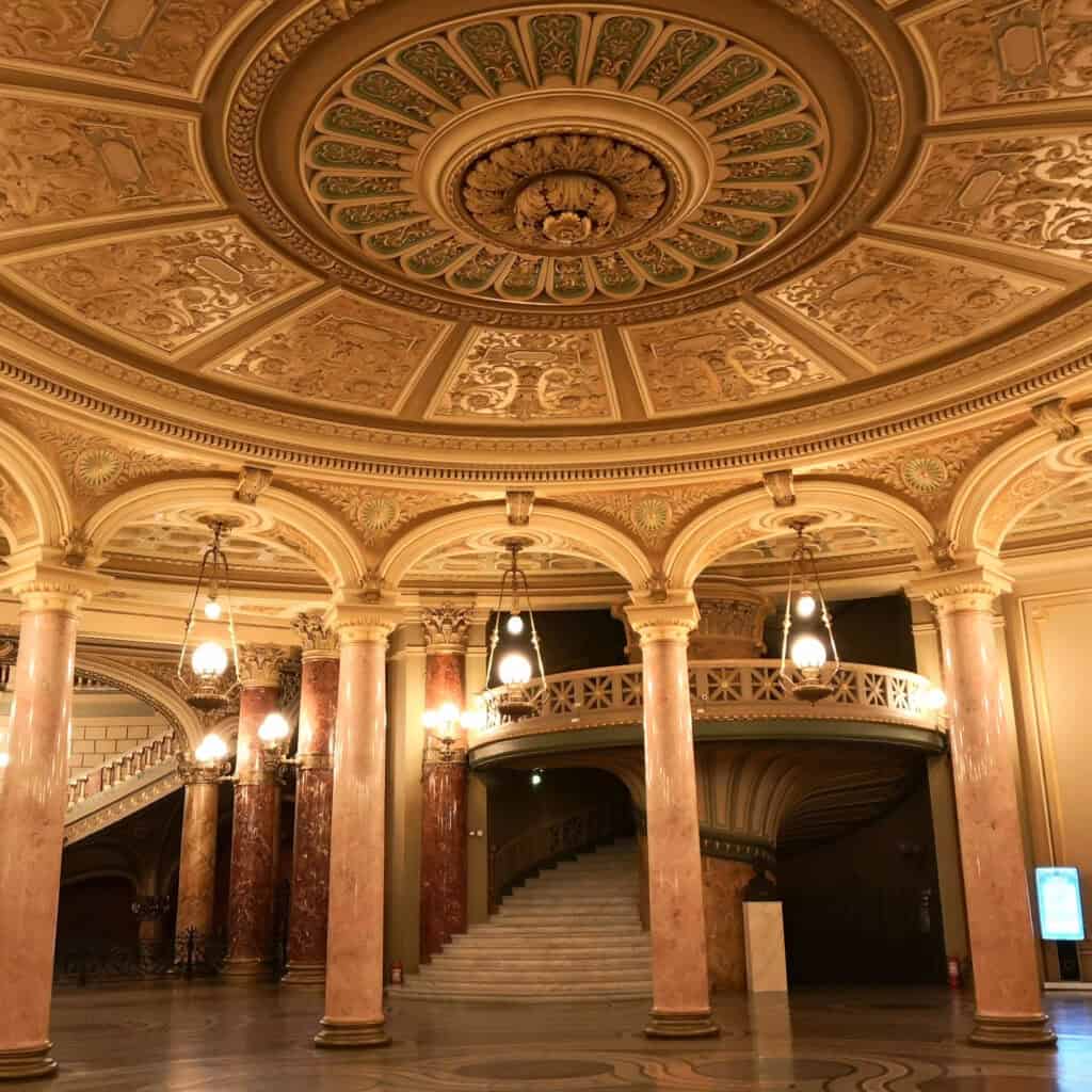 roman athenium - inside - bucharest