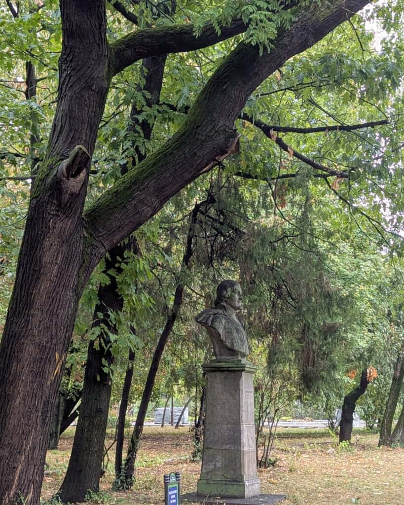 Herastrau Park - Shakespeare statue - park - Bucharest