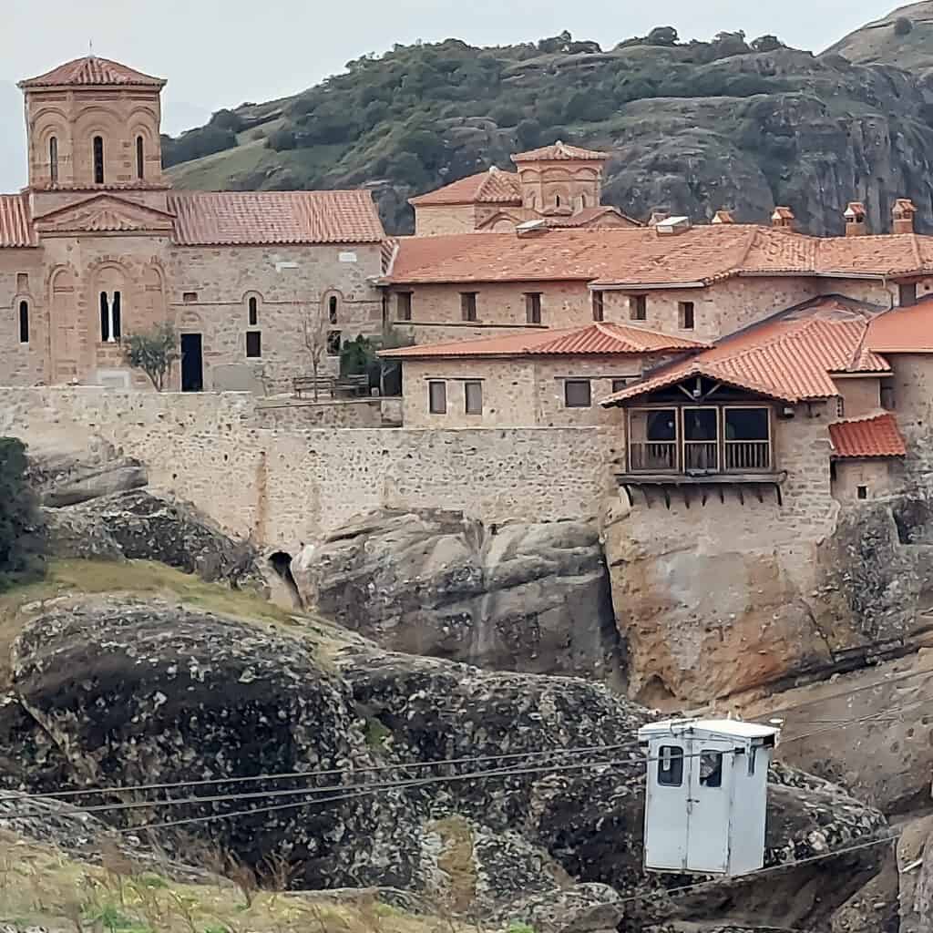 monastery of varlaam meteora with a box on a pulley to transport monks and their belongings