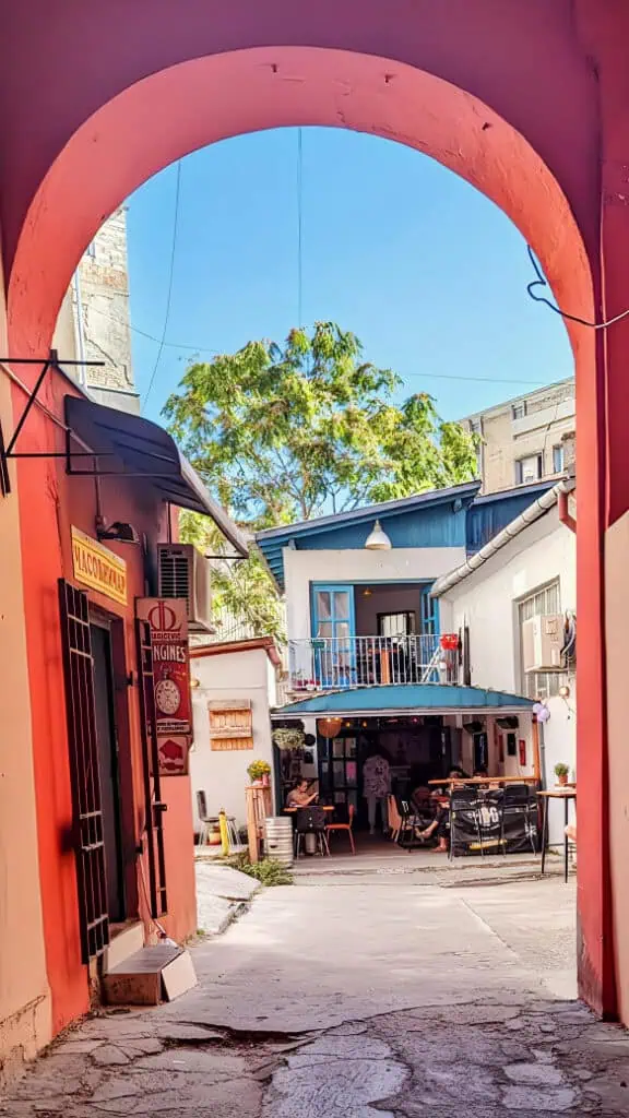 Škripa Pub Novi Sad through a passageway near the Jewish Synagogue