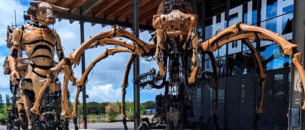 Toulouse Halle de la machine spider and minotaur outside the entrance - one of my favourite attractions in Europe