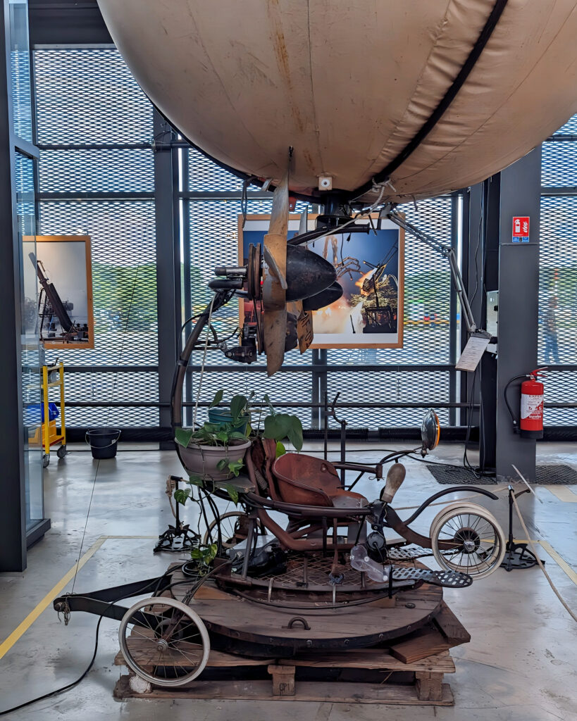 air balloon machine at the Toulouse Machines museum - Steampunk