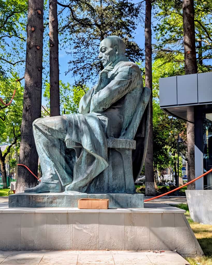 statue in central park Kutaisi