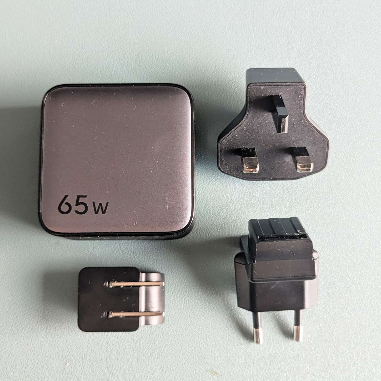 65W Fast Charge Power Plug with interchangeable UK US Europe plug ends UGreen