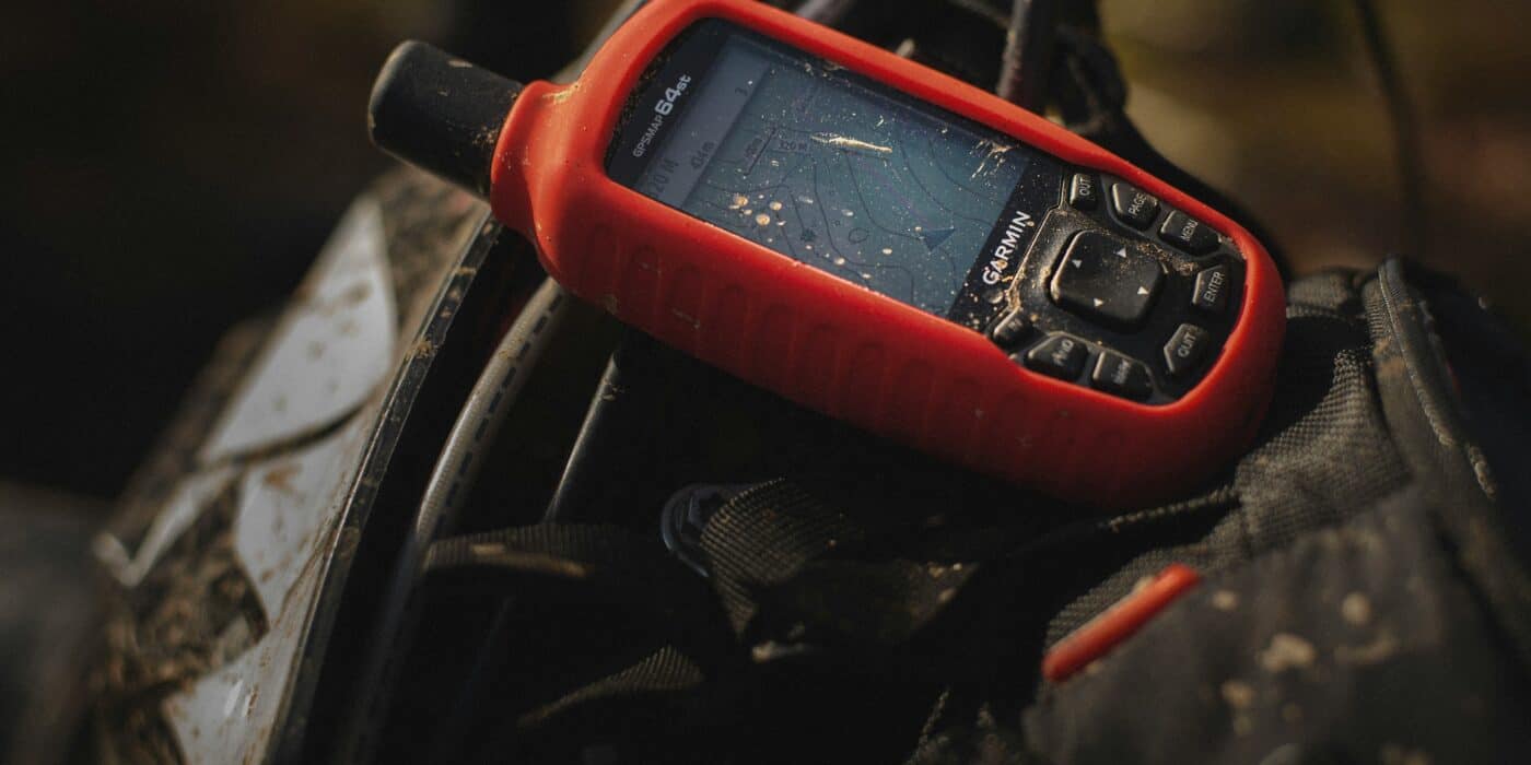Best Handheld GPS for Hiking in 2026: Battery Life, Satellite Fix, and When a Phone Is Not Enough