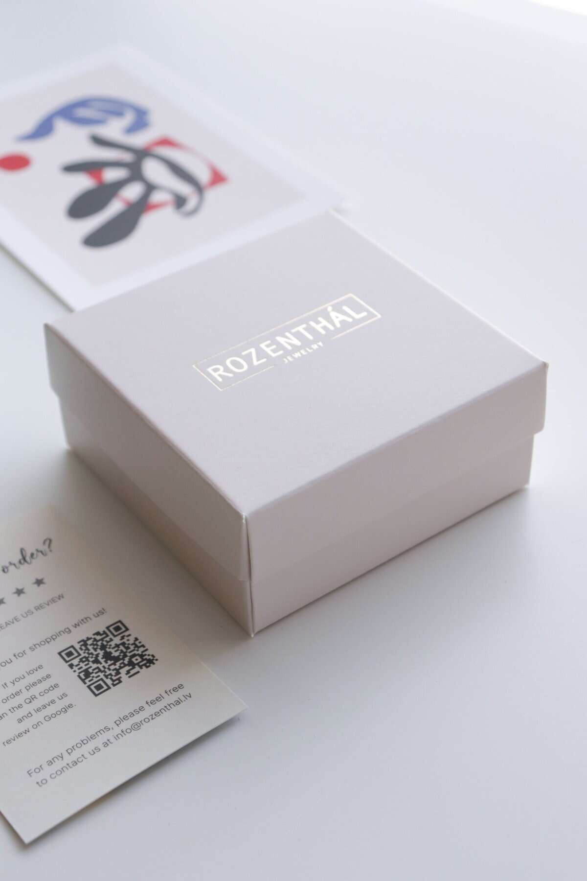 Porcelain Round Stud Earrings - White and Gold - Bild 2