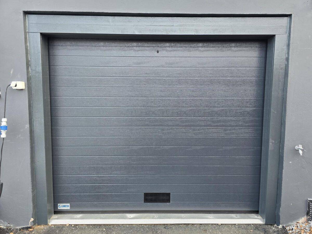 EasyPlus tummanharmaa