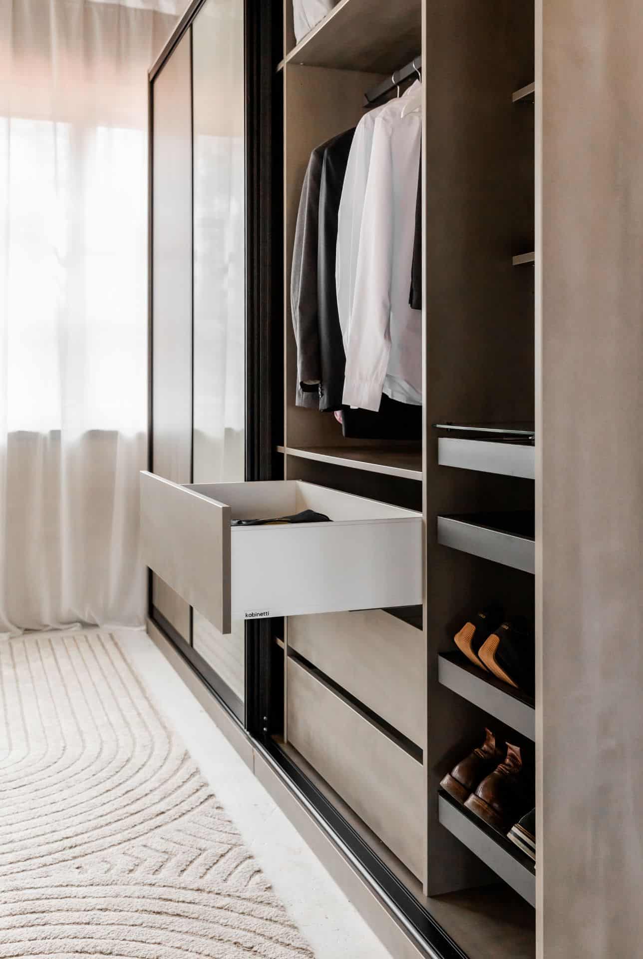 uudet kaapistot kotiin