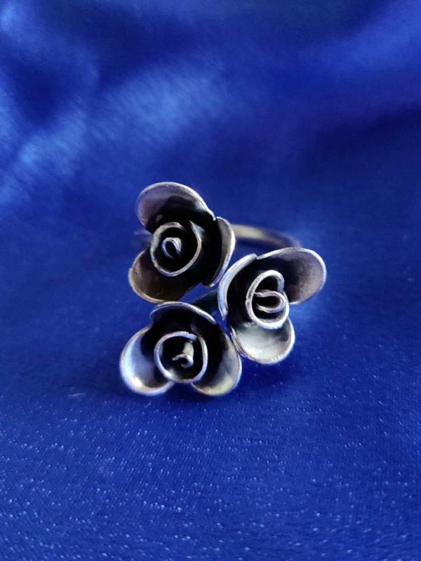 Buds Ring