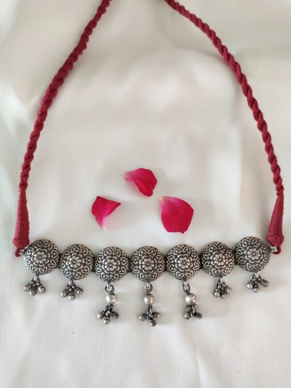 Flower Motif Choker (Red)