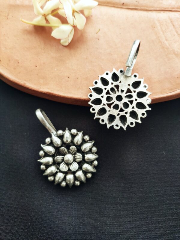 Flower Bugadi Ear Cuff, Single (Clip-On) - Image 2