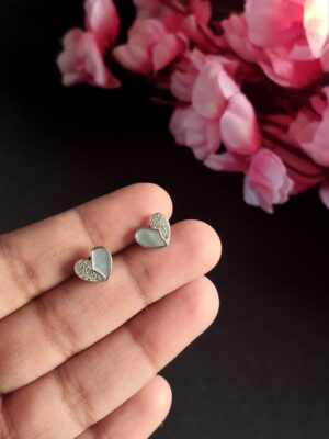 Mother Of Pearl Studs – Hearts
