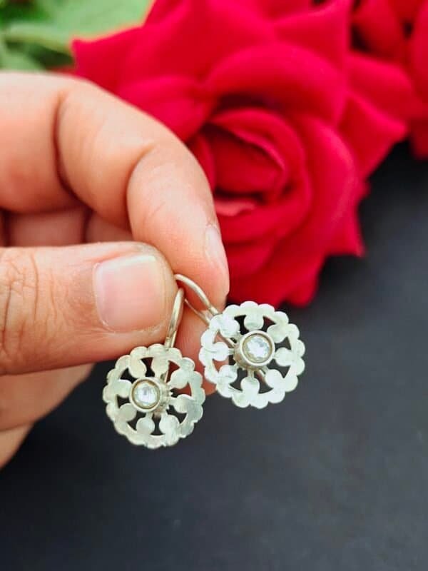 Flower hooks - White Zircon