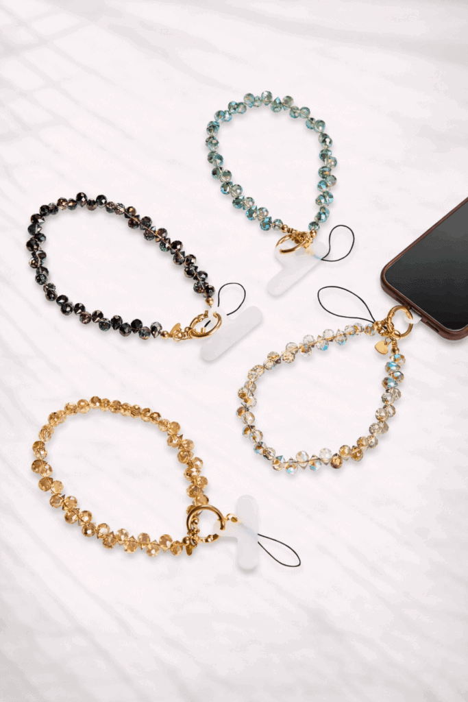 מחזיק רב־שימושי לטיפות קריסטלים עם שרשרת יוקרתית.