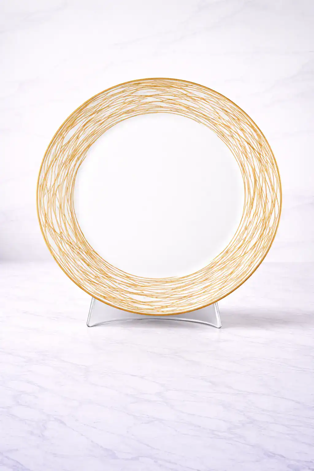 קישוט עץ טבעי בצורת טבעת לעיצוב מודרני ואלגנטי.