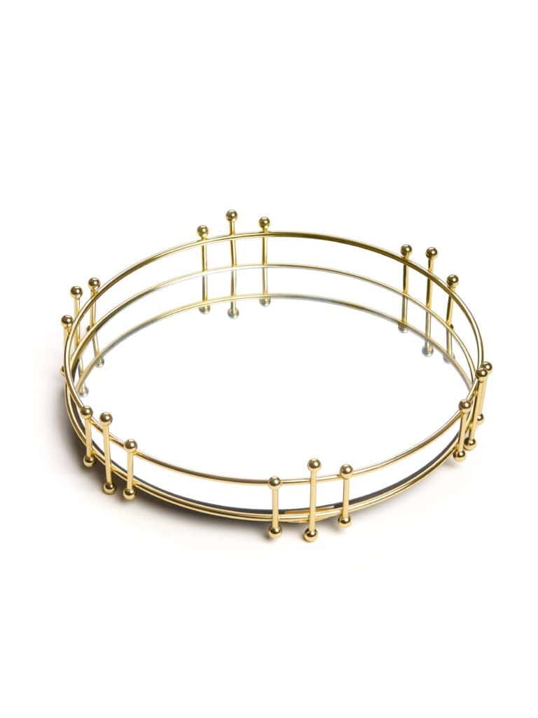 מגש מראה זהב אלגנטי עם עיצוב מודרני ויוקרתי, מושלם לאחסון תכשיטים ואביזרים.