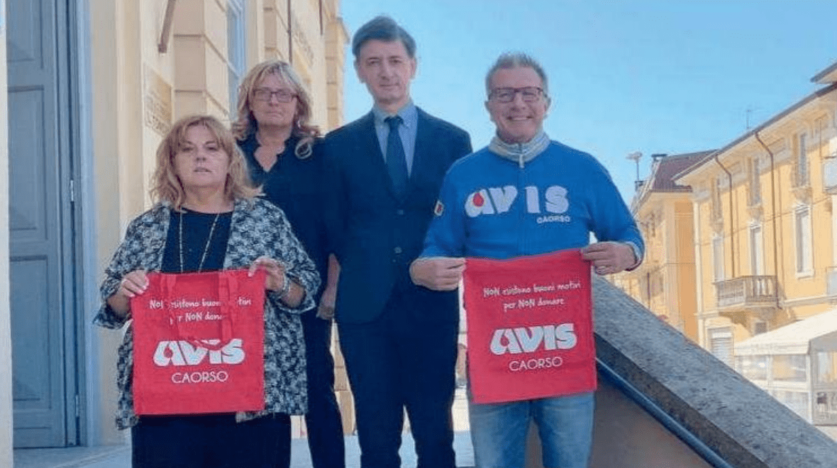 Avis Caorso dona 140 borsine ai bambini
