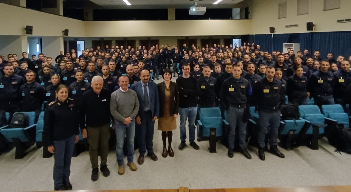 Incontro Avis e polizia