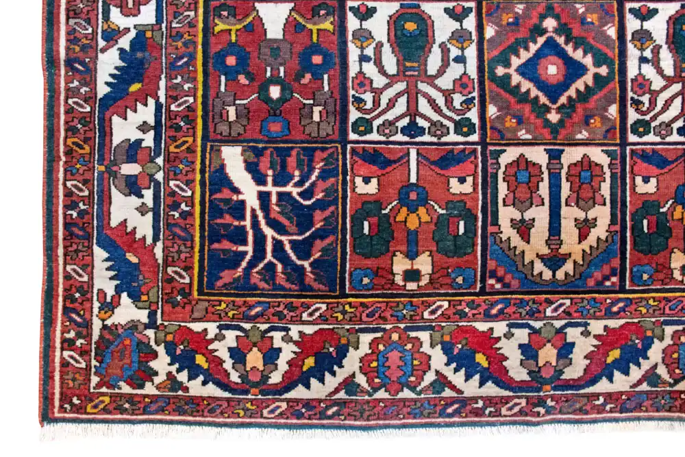 7 x 10 Antique Bakhtiari Persian Rug - Image 3