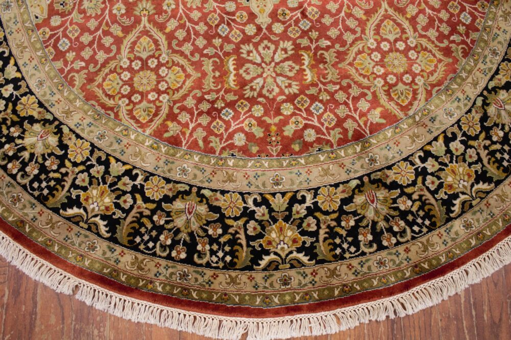 7 x 7 Round Indo-Kashan, In Classic Red - Image 4