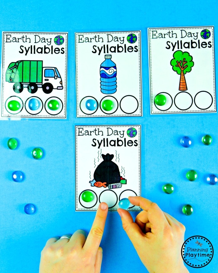 Preschool Earth Day Activities - Syllables Counting #planningplaytime #earthday #preschool #preschoolworksheets