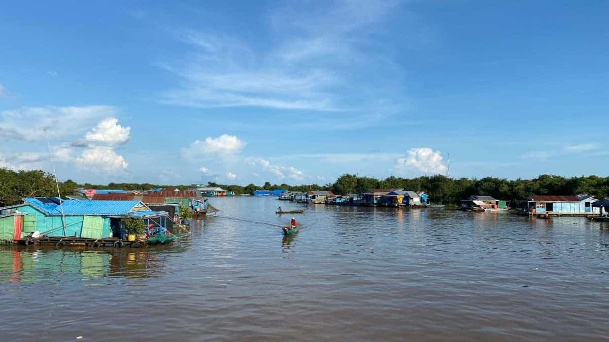 Floating-Village-Lake-Tour-in-Cambodia