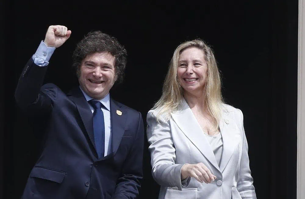 Milei volvió a respaldar a Adorni, definió cambios en el Presupuesto y fijó recortes para fin de mayo
