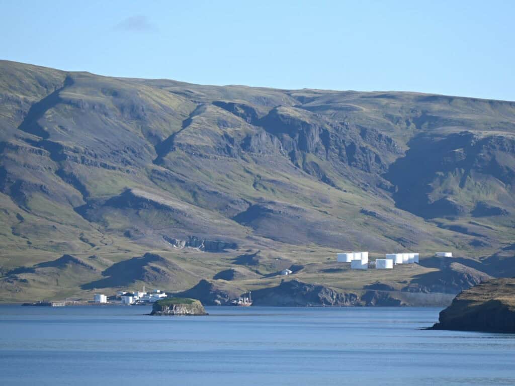Scenic view of Hvalfjörður fjord with mountains and water in Iceland.