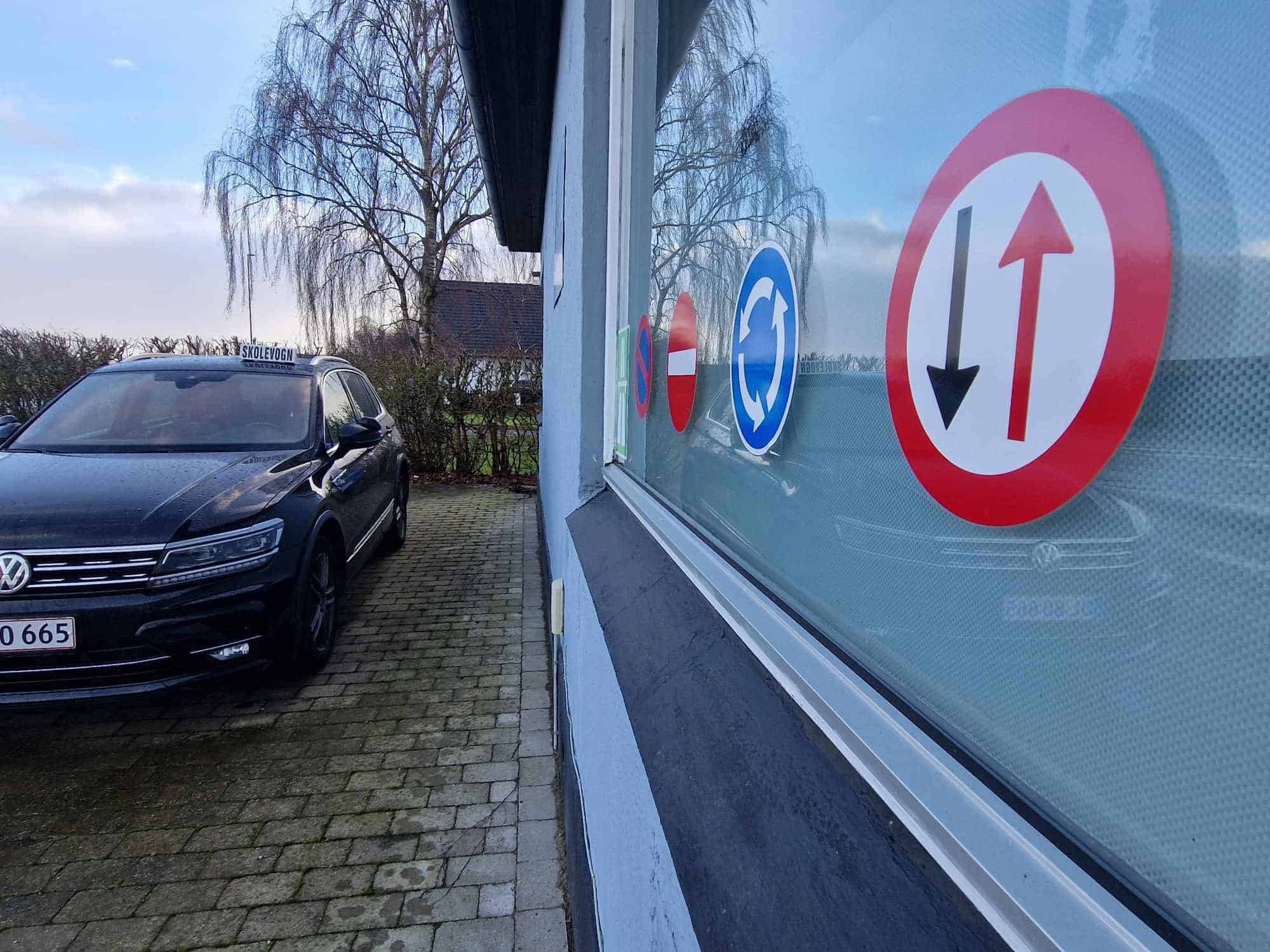 462570311_957018275819537_704463719129634859_n køreskole randers