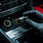 changer allume cigare voiture main gantée