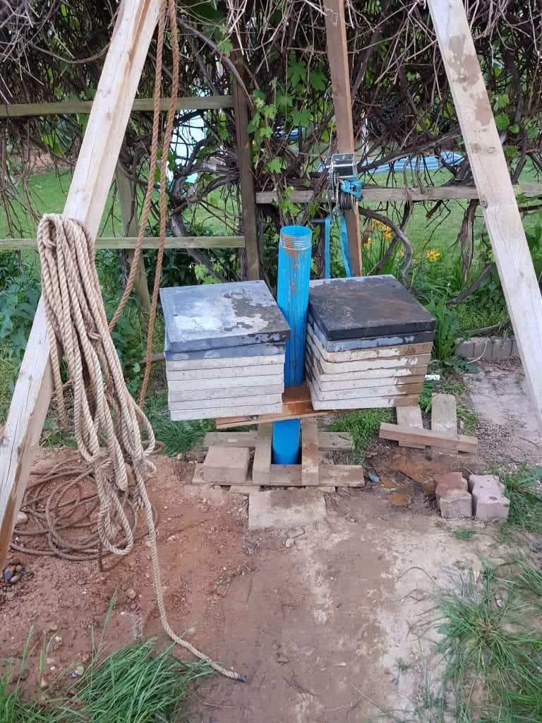 mit dem erdbohrer nachbohren im rohr bohren brunnen