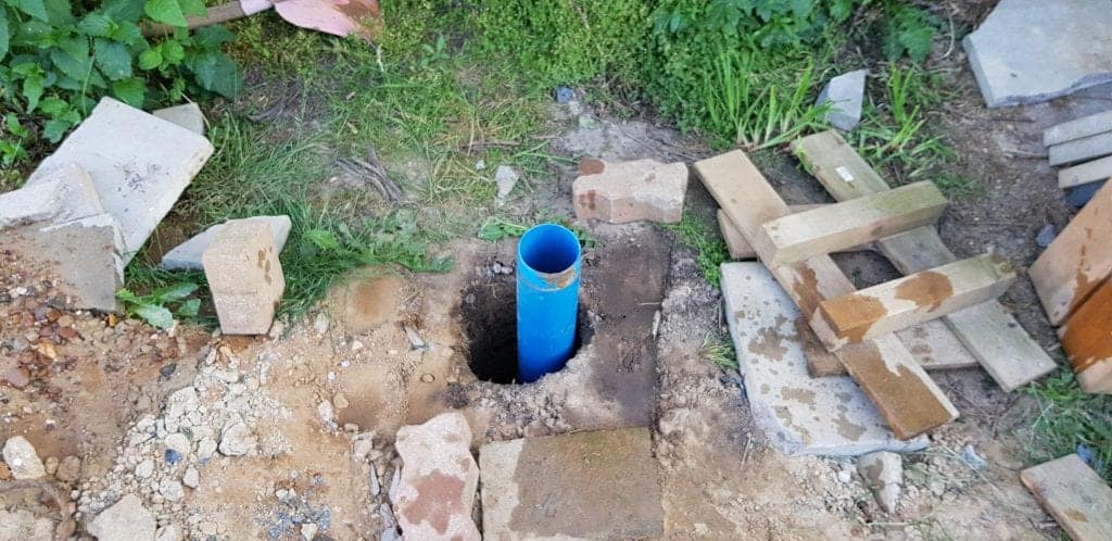 Brunnenbau Brunnen bohren Dreibein Brunnenrohr Gartenbrunnen