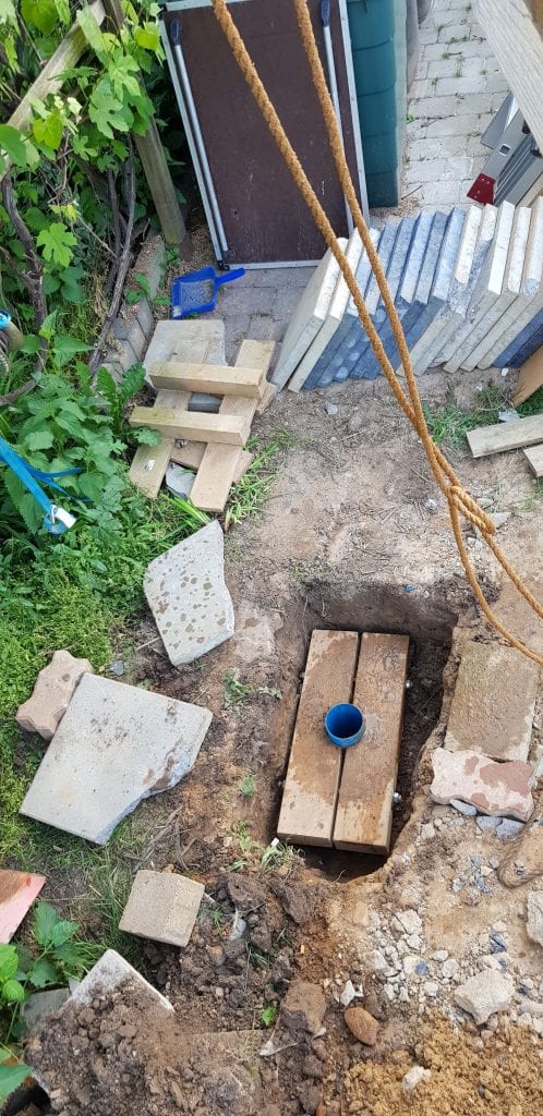Brunnenbau Brunnen bohren Dreibein Brunnenrohr Gartenbrunnen
