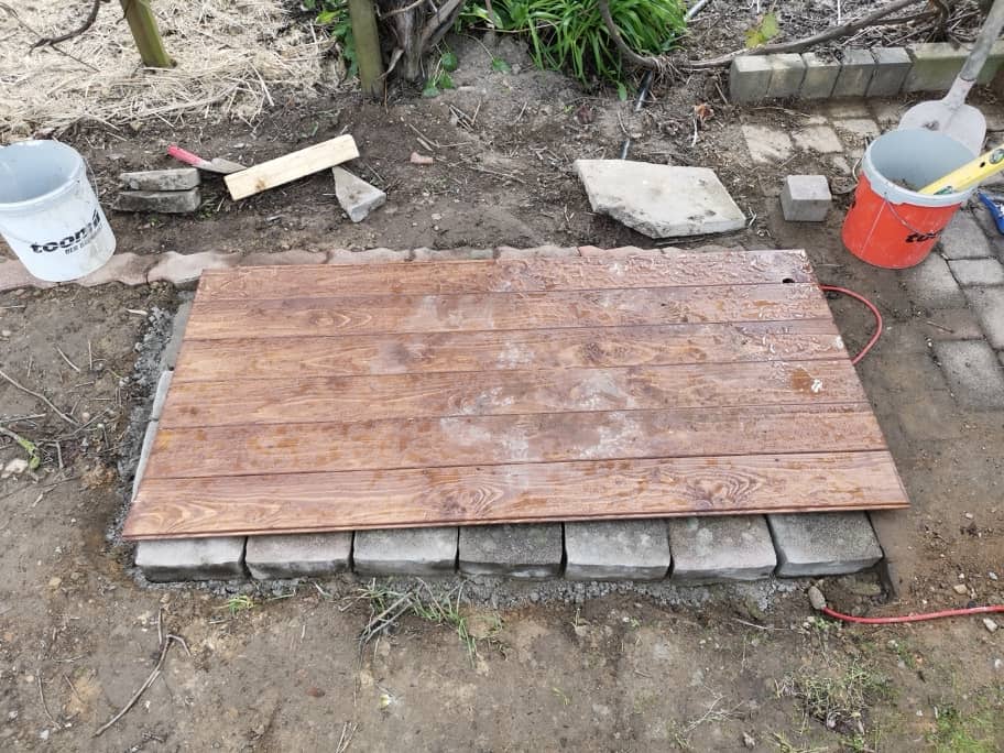 Brunenstube mit Holzverkleidung