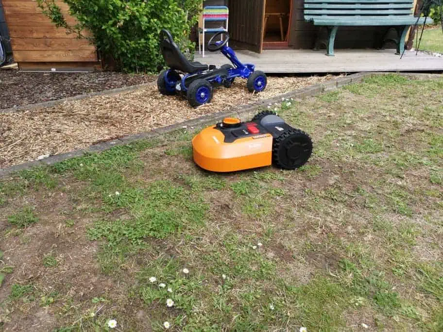 Mähroboter erste Fahrt