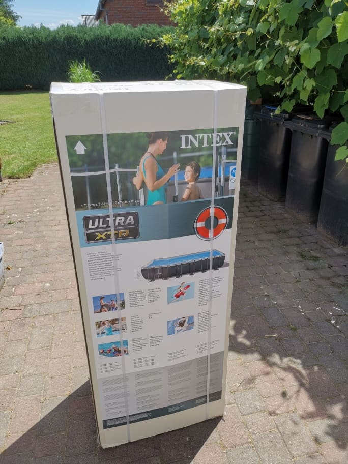 Intex Ultra Frame Pool