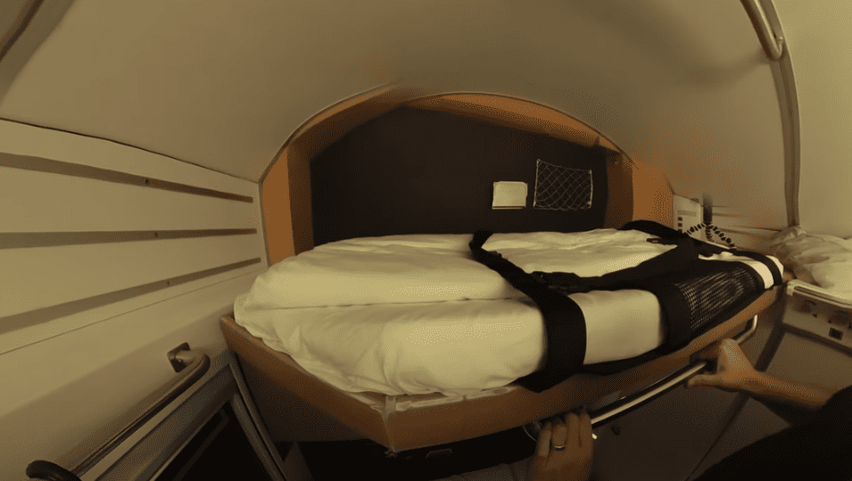 Nachtzug nach Paris - Abteil für die Nacht fertig machen