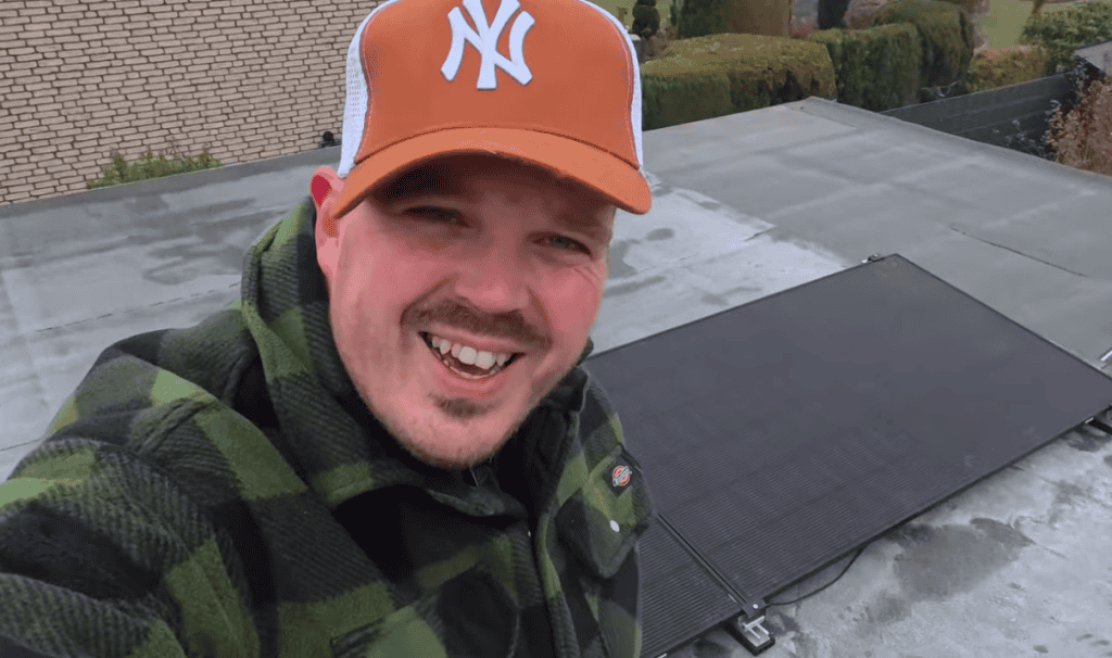 Balkonkraftwerk auf Garagendach montieren