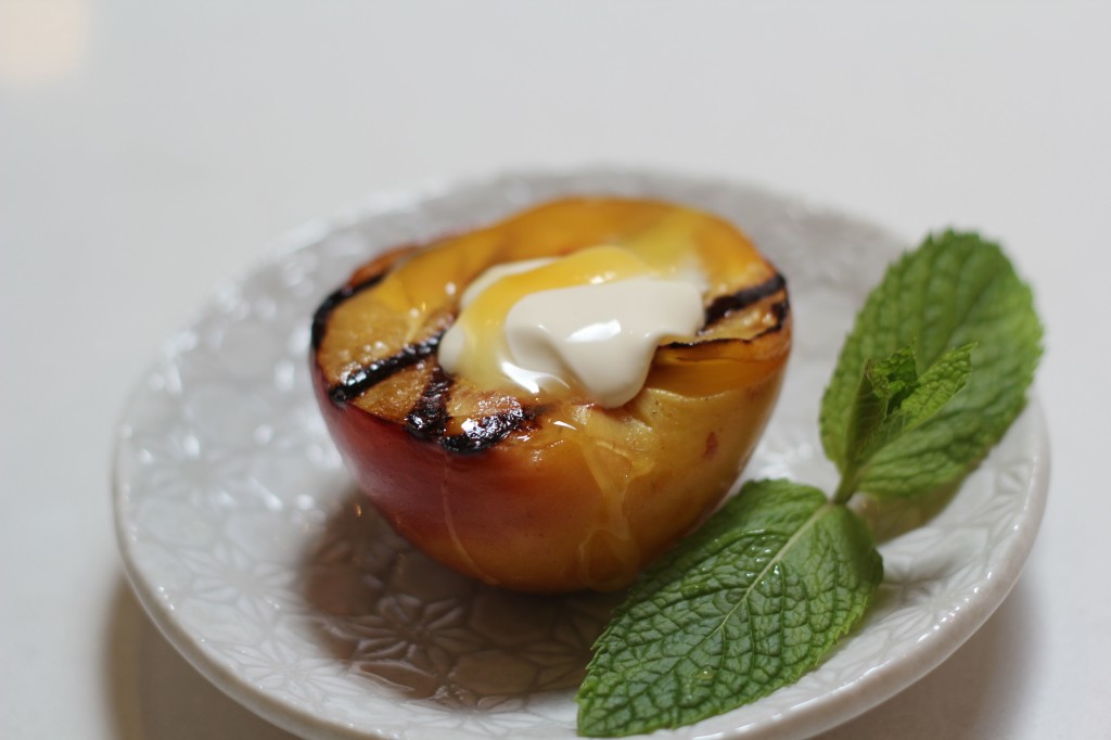 Sweet & juicy barbecue peaches