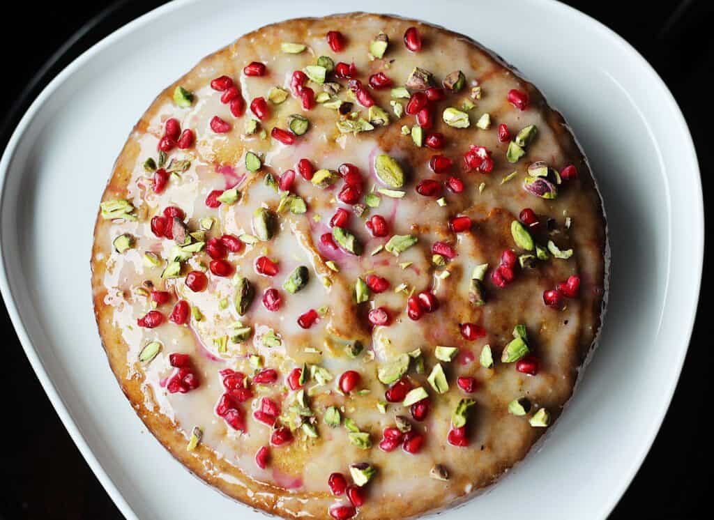 Yoghurt, pistachio and pomegranate cake