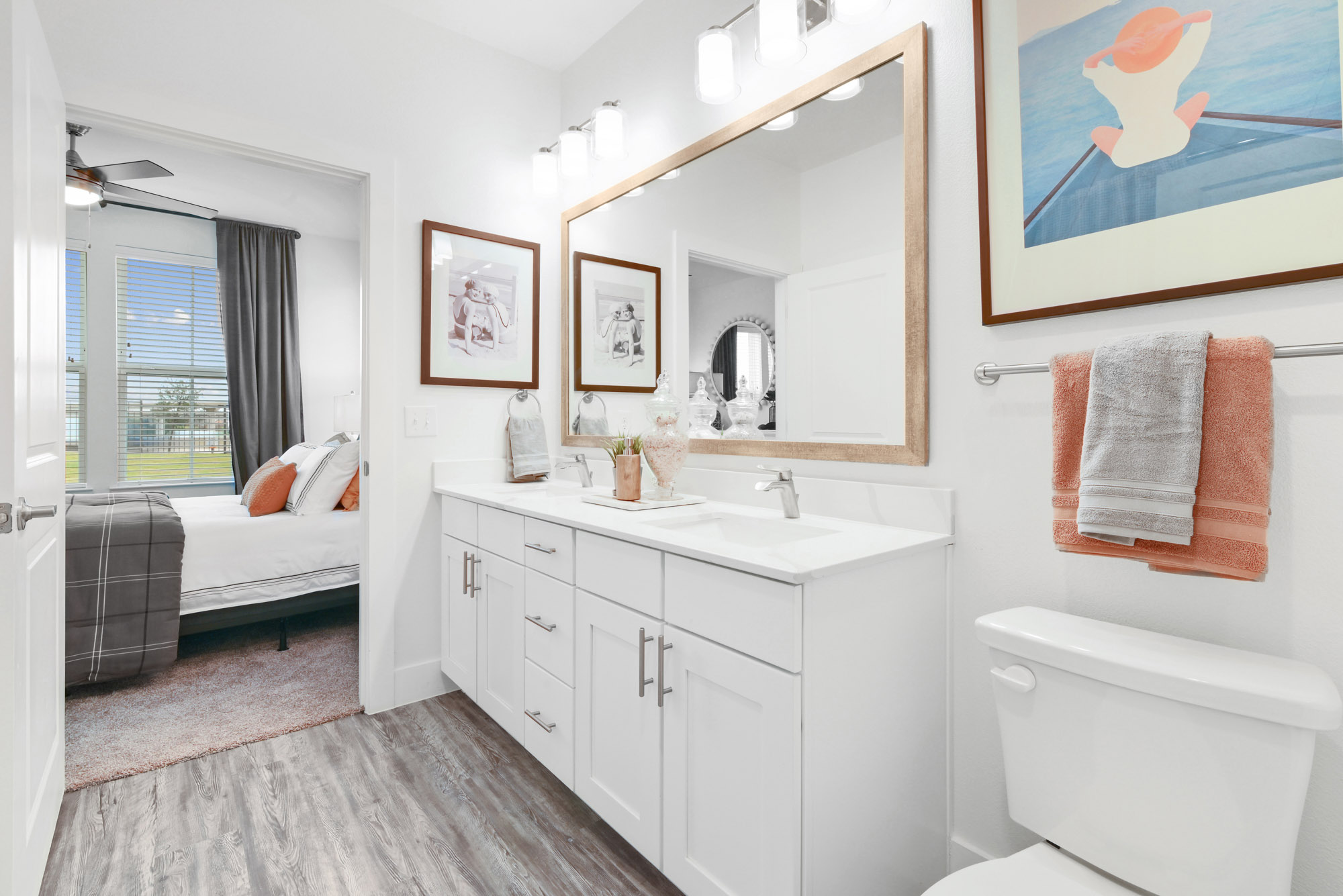 The bathroom of an apartment at Embree Hill in Dallas, TX.