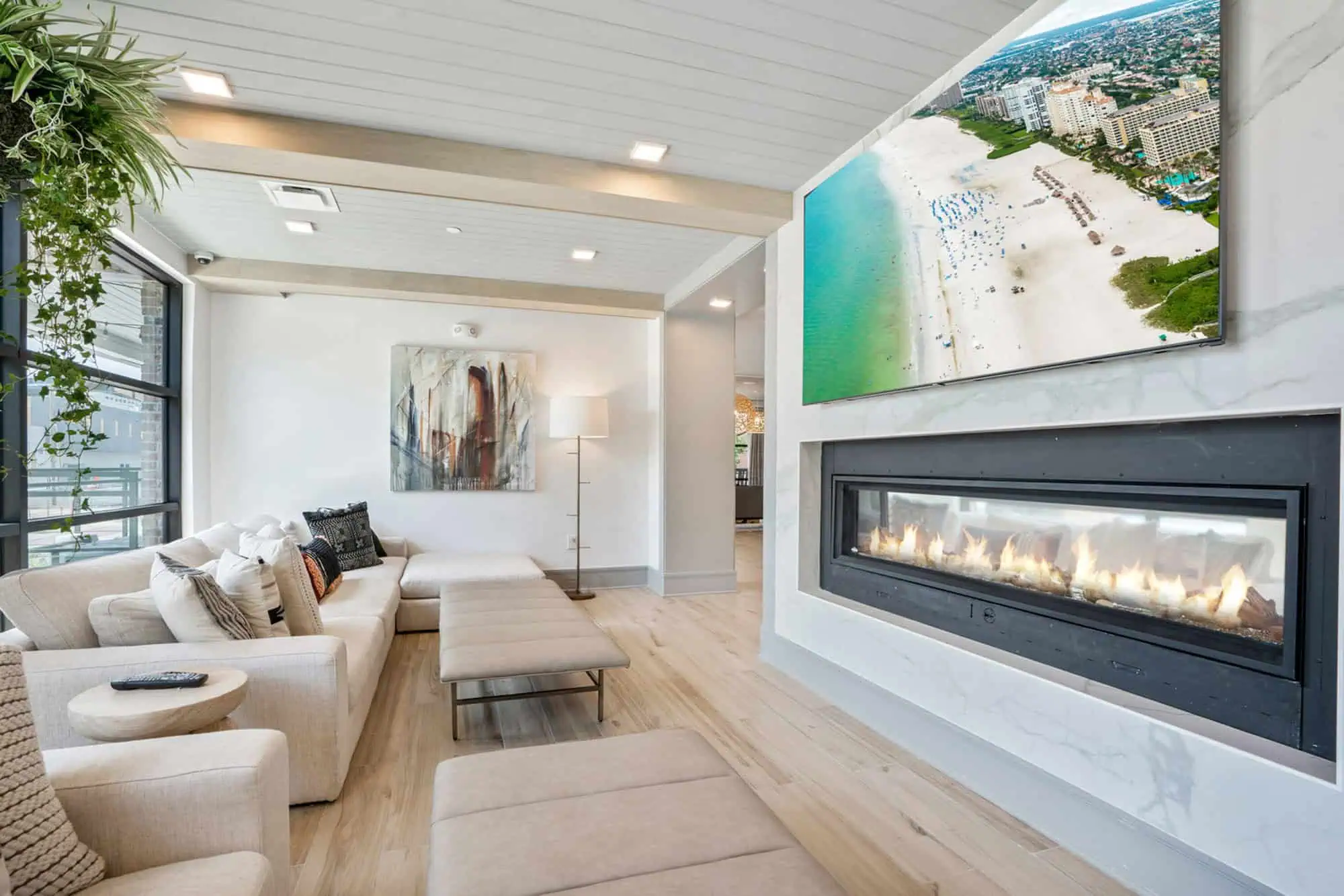 The lounge at Flats on Front apartments in Wilmington, NC.