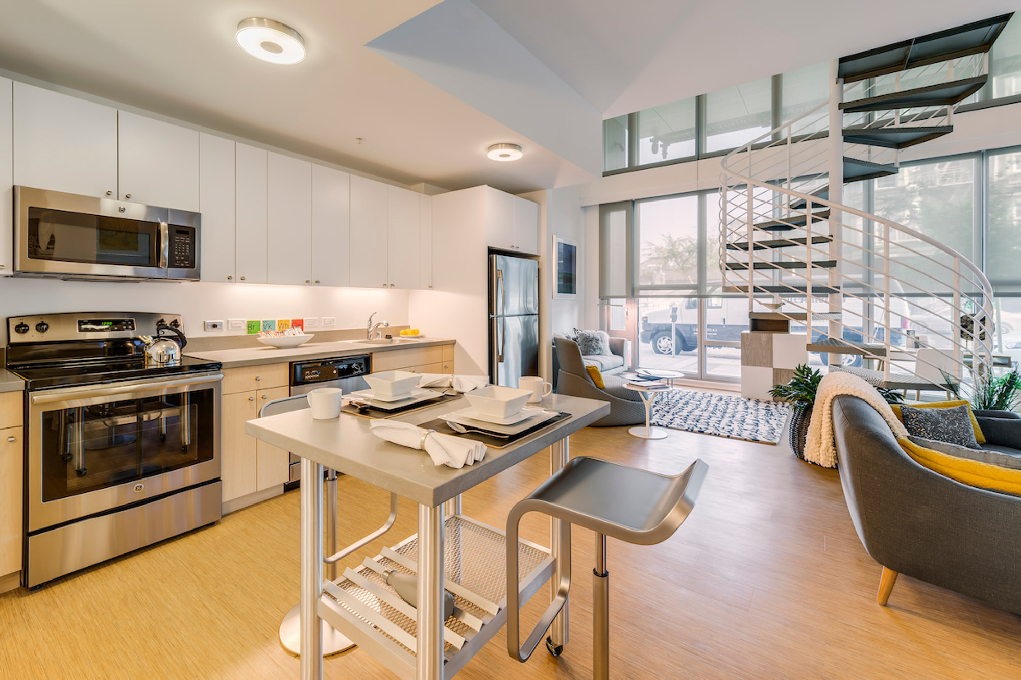 A dining area at Mosso apartments in San Francisco, CA.