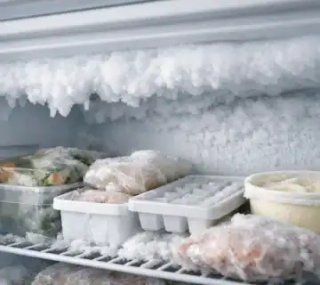 ما سبب تجمع الثلج بالفريزر؟