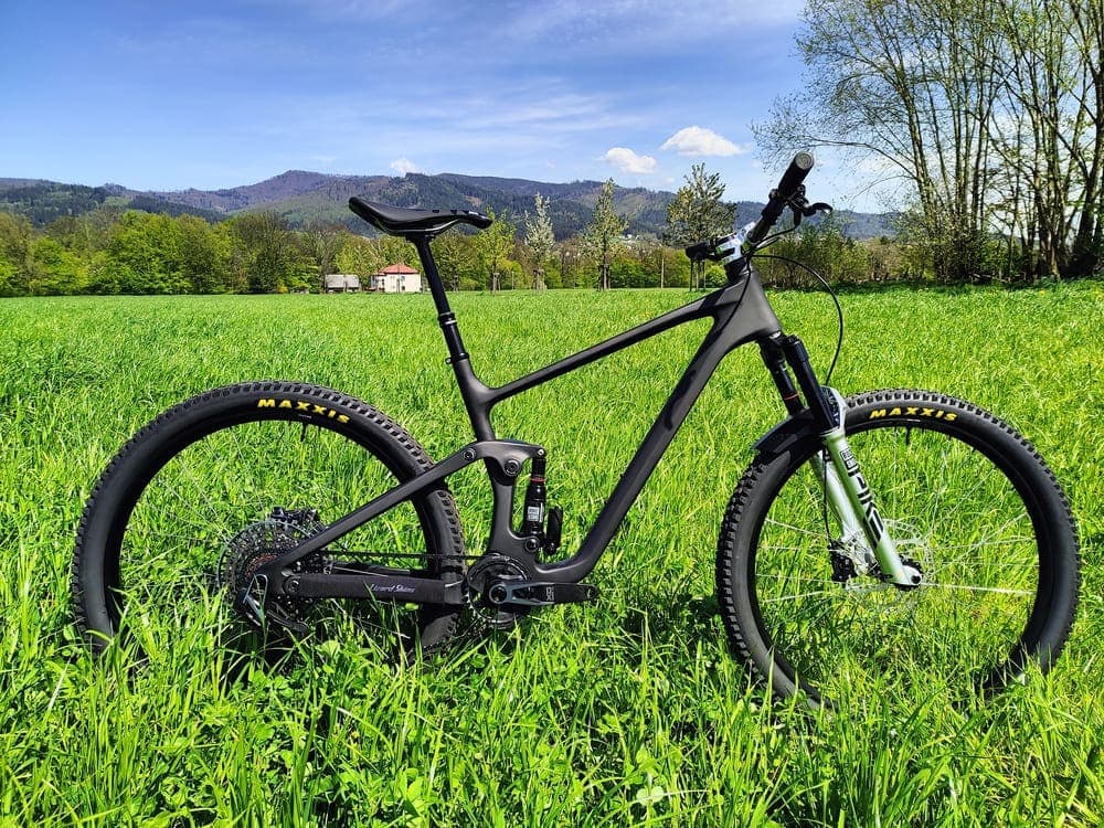 Mtb karbon na míru