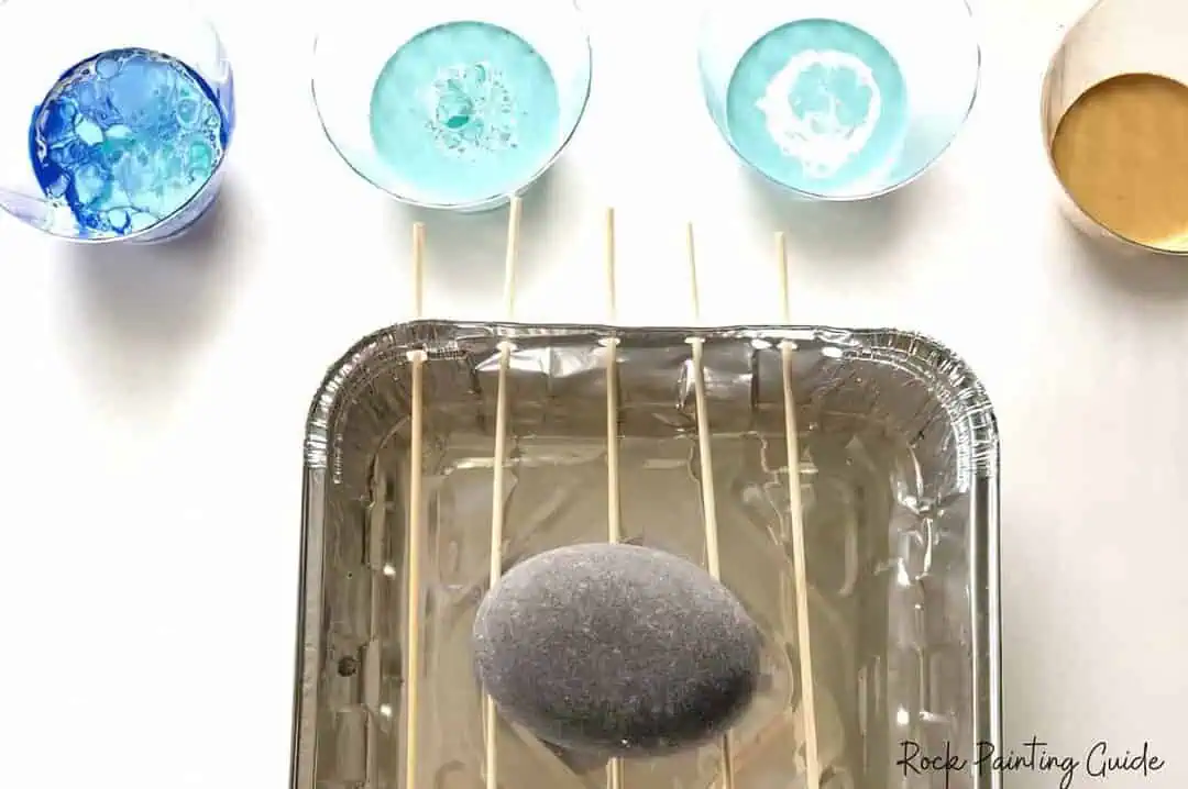 Beginner’s Guide to Paint Pouring on Rocks (With No-Fail Tips!) 12 Beach Pour cups